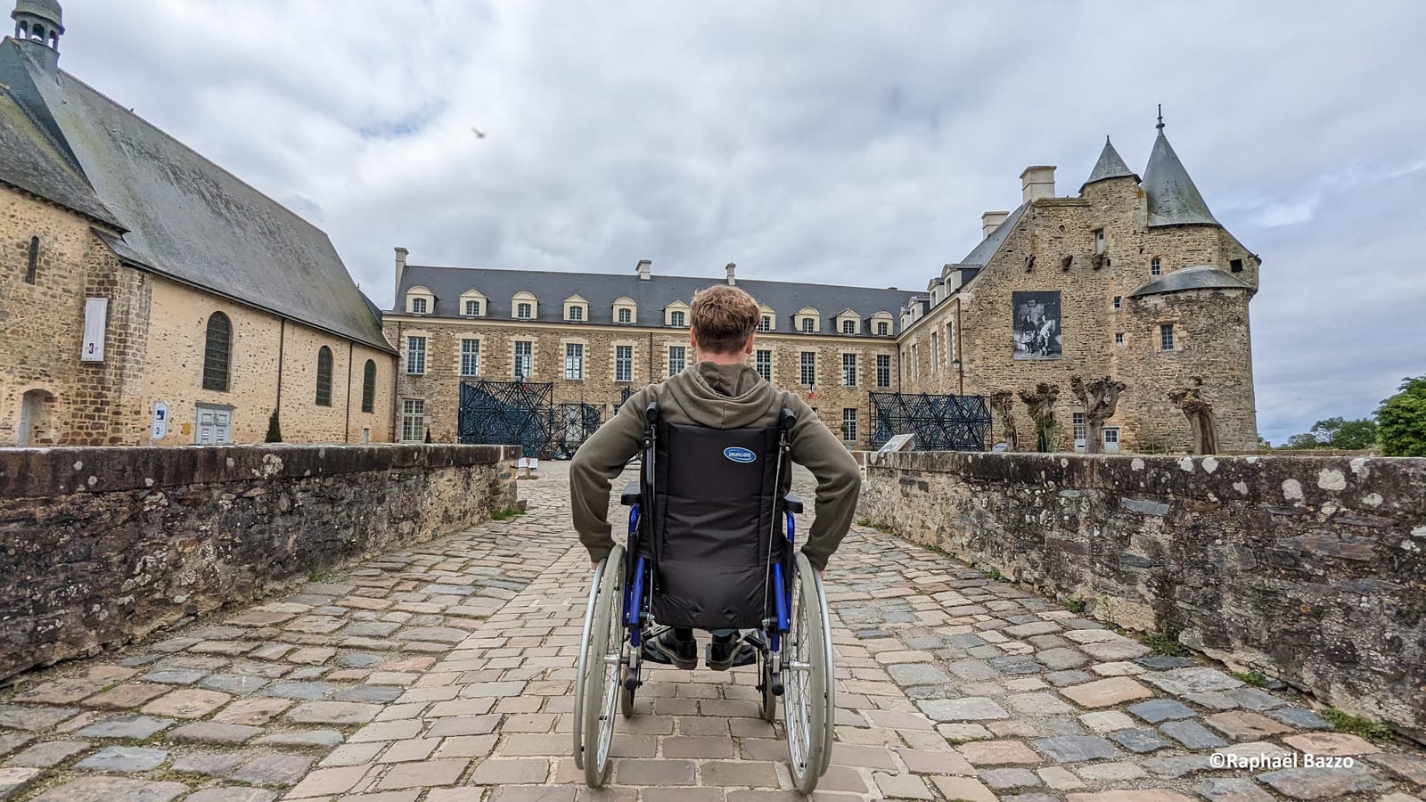 Podcast Escale à l'Ouest : une plongée dans l'univers de Tourisme et Handicap